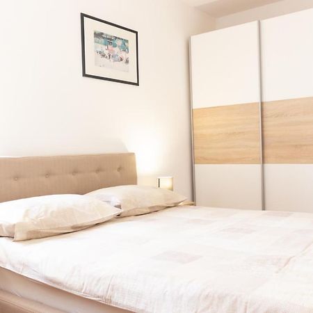 Apartment Centener Ровінь Екстер'єр фото